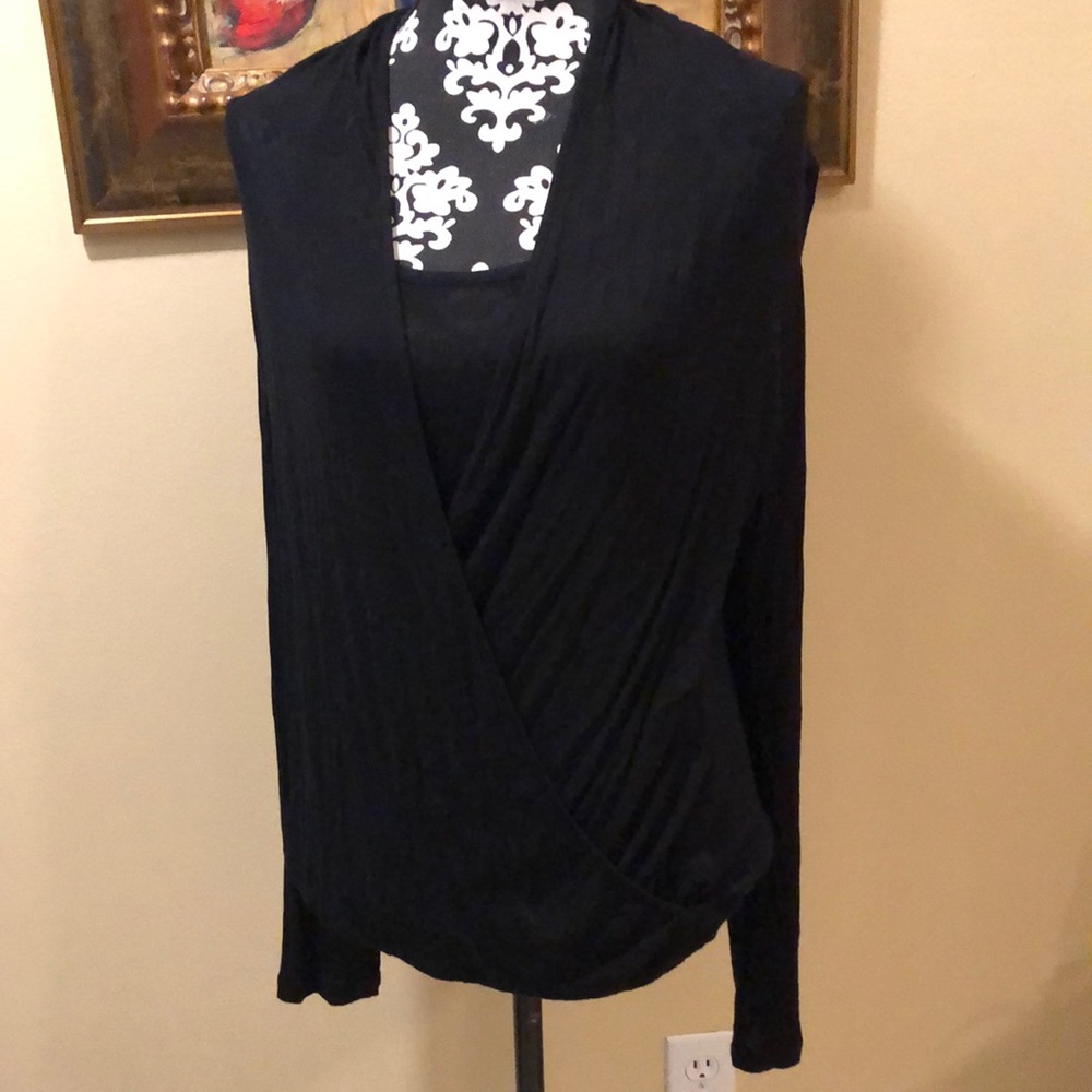 Pleione crossover front, attached tank long-sleeved soft knit top